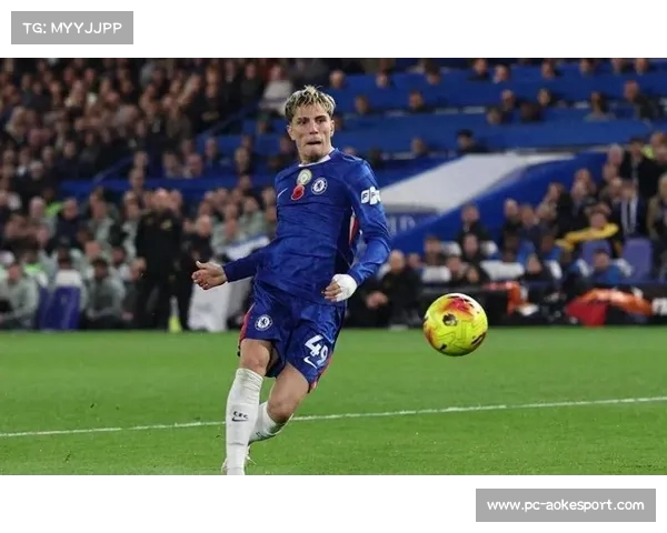 加纳乔梅开二度致敬C罗，斯坦福桥虽败犹荣