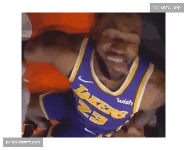 NBA球员动态:库里宣布100%参加2027年全明星三分球大赛,计划邀请利拉德和汤普森一同参赛 NBA球员动态:库里宣布100%参加2027年全明星三分球大赛,计划邀请利拉德和汤普森一同参赛